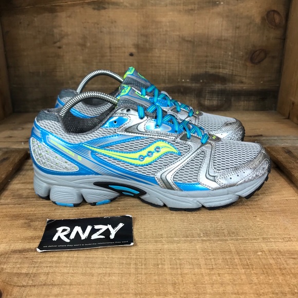 saucony women's sneakers wide width
